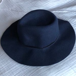 Wool-bend floppy brim hat (Zara)